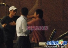 劉燁打老外照片曝光 不友好的外國人該打