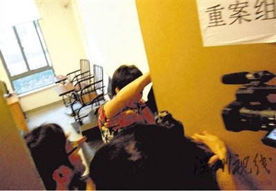 “瘋狂馬三墨鏡女”歸案后,成為媒體關(guān)注的焦點(diǎn)。