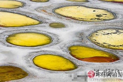 絕美奇觀：加拿大神秘斑點(diǎn)湖(組圖)