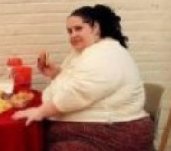 女子暴飲暴食增肥只為做全球最胖人