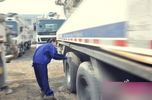 最美女司機藍領妹實際上不是司機 清純女司機藍領妹鑒定是作秀