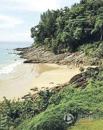 潘霜霜在泰國普吉島拍攝《貓人女王》外景,遭遇泰國普吉島海嘯