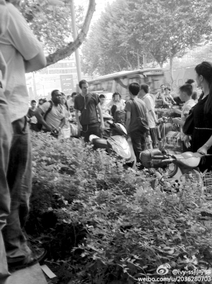 老外與南京女孩因小碰擦起沖突