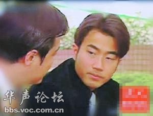 楊冪疑與劉愷威分手刪微博 揭開明星情侶整容真相