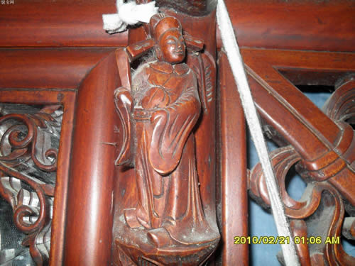 楠溪大床是楠溪江特色的精美木雕藝術珍品