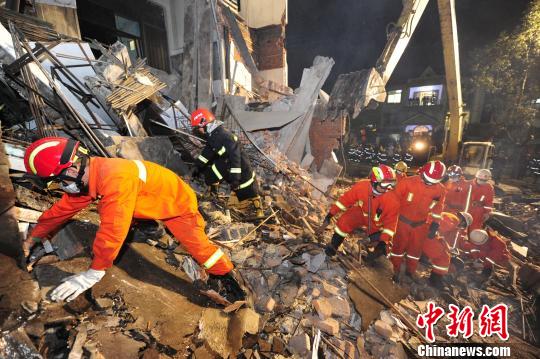 寧波慈溪鍋爐爆炸事故現(xiàn)場(chǎng)