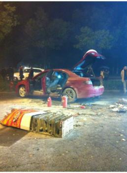 馬自達煙花自爆被毀