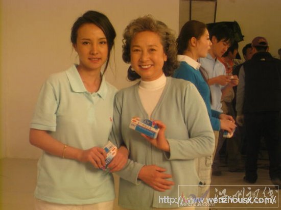 干露露資料：莫納夏天劇照