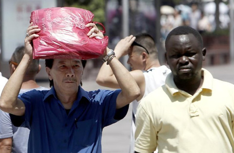 上海立秋高溫依舊 預計今天最高溫可達40℃