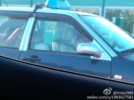 上海街頭出租車內(nèi)車震全程圖片