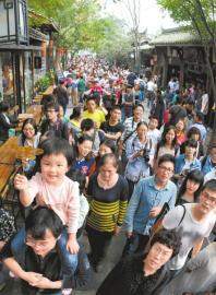 九寨溝連續三天游客爆滿 國慶后三天還有余票