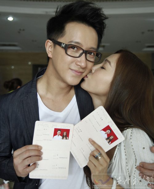 韓庚姚星彤曬結婚證