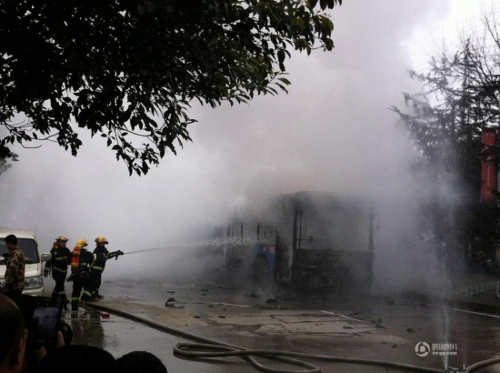 貴陽公交車自燃