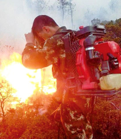 2014年3月7日云南麗江古城發(fā)生森林火災(zāi)