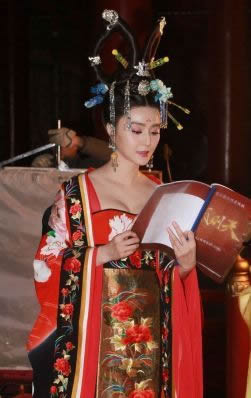 范冰冰武則天照片