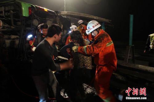 重慶黔江車禍現(xiàn)場圖片