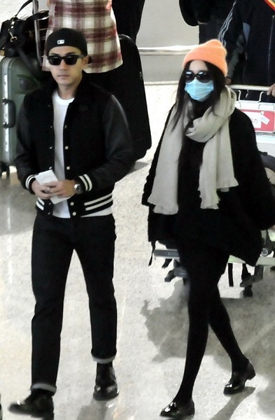 楊冪赴港養(yǎng)胎劉愷威護送 楊冪懷孕留港待產(chǎn)