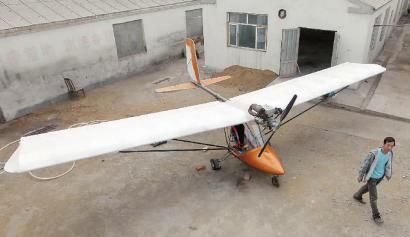 長春男子自造小飛機