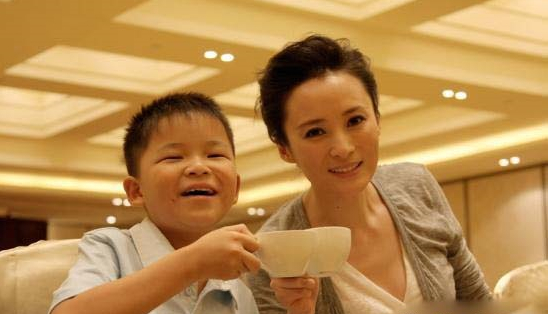 陳建斌和蔣勤勤的兒子小虎子