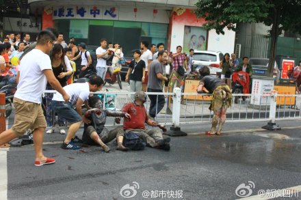 現(xiàn)場(chǎng)有乘客被燒傷