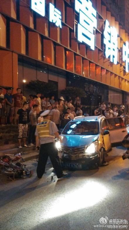 鄭州京廣路附近車禍