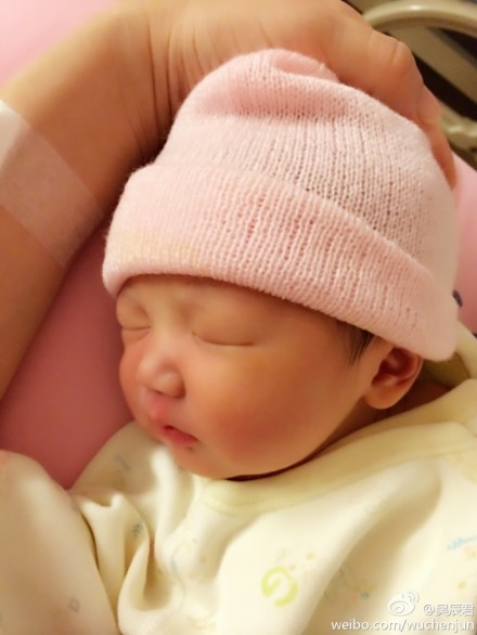 吳辰君女兒照片