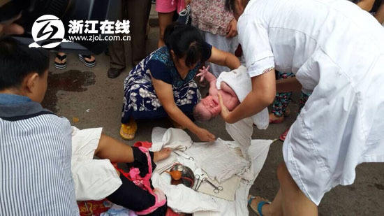 衢州孕婦公交站臺生孩子