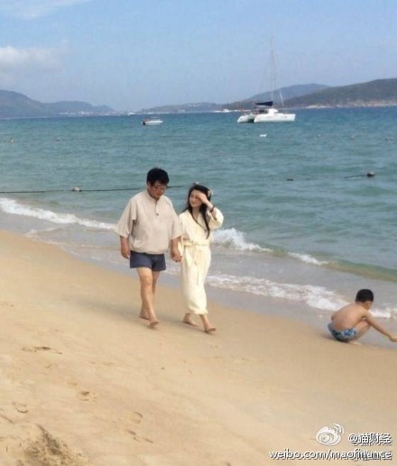 經濟學家金巖石承認出軌