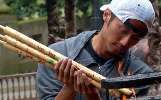 傳年底王菲帶謝霆鋒飛印度拜佛