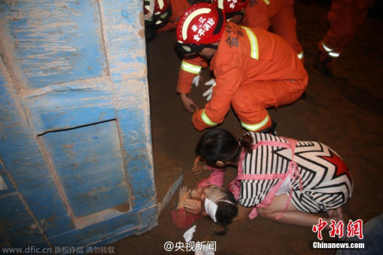 男子車禍現場救人救出自己女兒