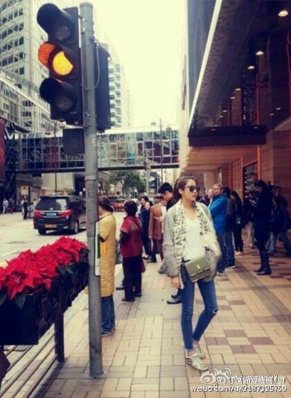 姜素拉街拍圖片