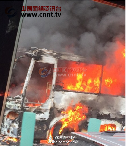 廈蓉高速車禍現(xiàn)場圖片