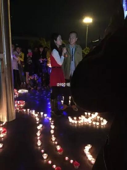 溫州霸氣女生胡曉荷向男友陳獻(xiàn)靜求婚