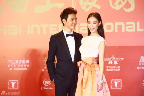 馮紹峰倪妮恩愛瞬間