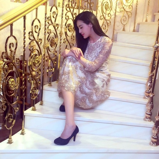 酷似范冰冰校花走紅