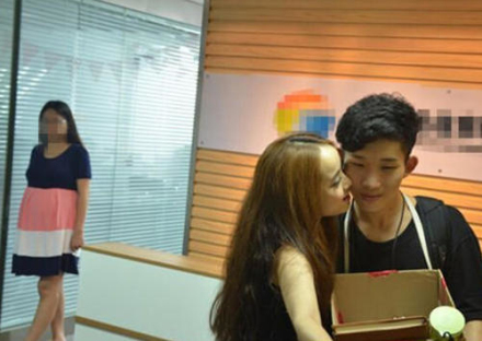 辦公室秀恩愛被辭退