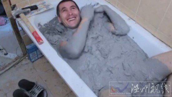 男子泡水泥險送命