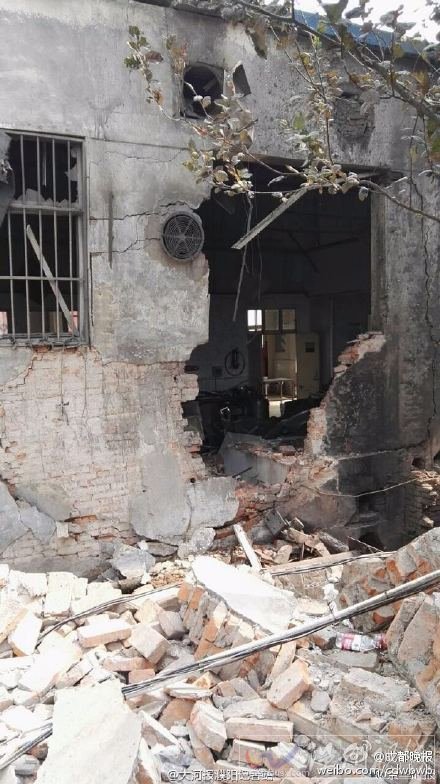 濮陽一中學食堂發生爆炸事故