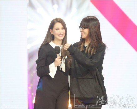 昆凌為姐姐征婚 昆凌在節目上為姐姐征婚