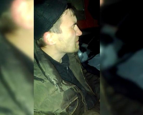 笨賊入室被卡屋頂