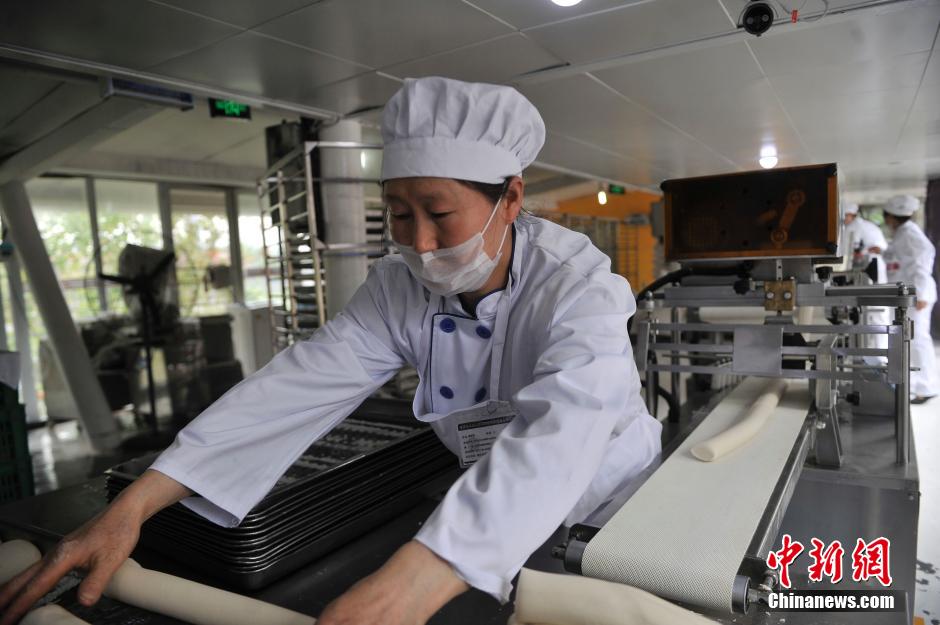 重慶35厘米長大饅頭只賣1元