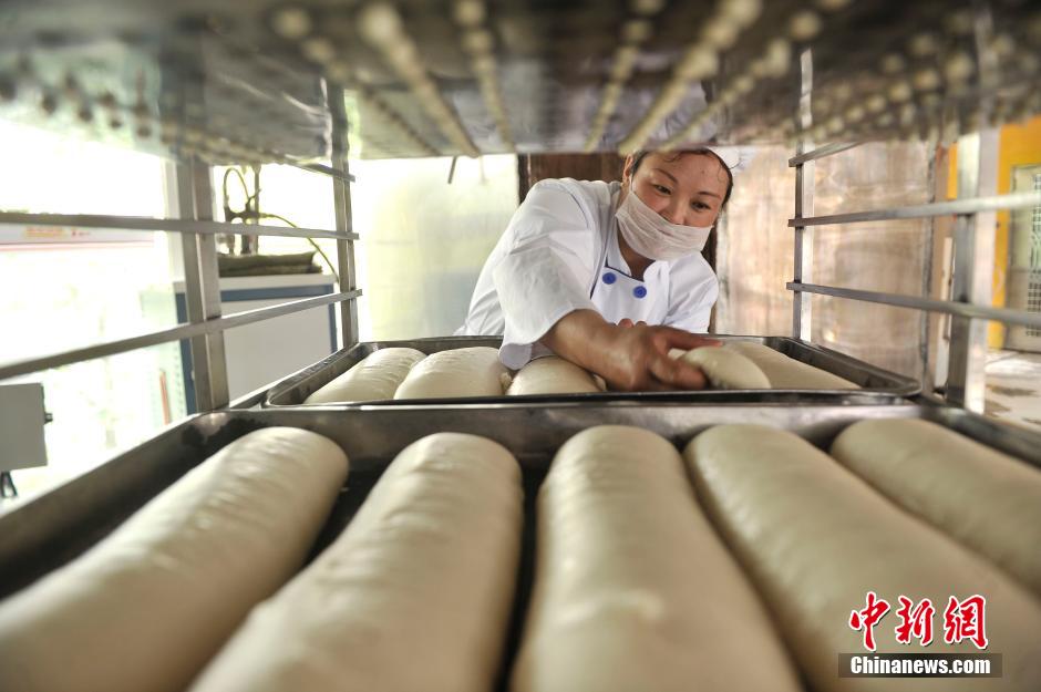 重慶35厘米長大饅頭只賣1元