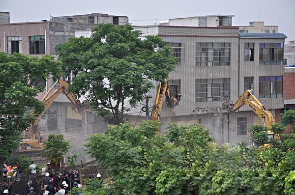 海口強拆暴力執(zhí)法