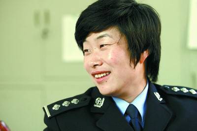 女警察轉崗成豬倌