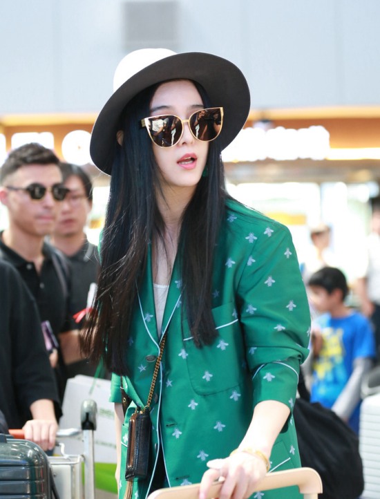 范冰冰穿睡衣現身