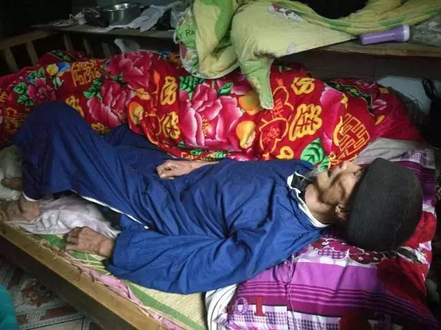 老人開(kāi)棺材板復(fù)活