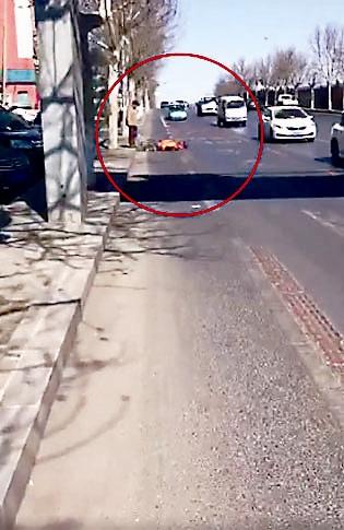 扶路人反遭誣陷 商店監控證明劉哲男清白