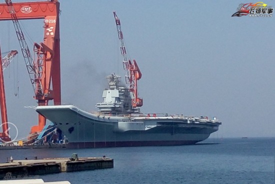 國產航母冒黑煙
