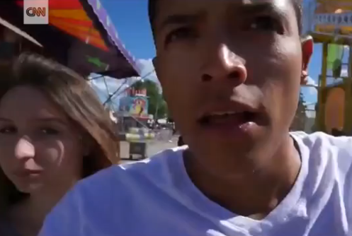 情侶表演書擋子彈