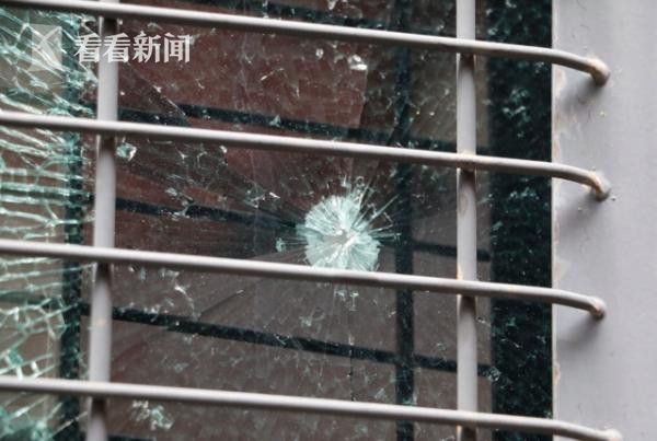 女警鬧市區(qū)遭狙擊